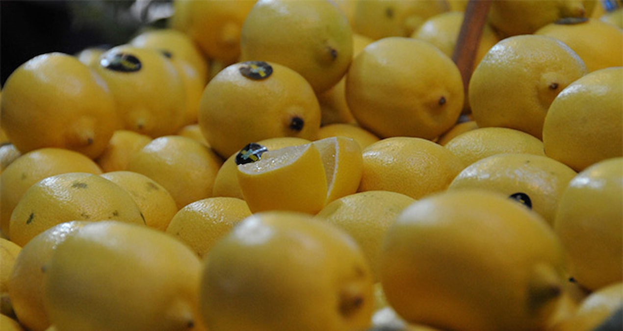 Fransa'da Auchan marketlerinde satılan yeşil limonlar toplatıldı