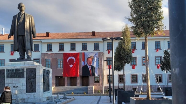 Malatya’da skandal olay… Cumhuriyetin 102. yılında Atatürk'e yer yok!