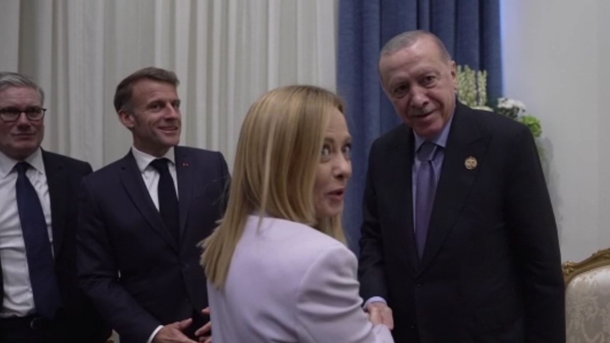 Erdoğan'ın teklifine Meloni'nin ret cevabı Macron'u güldürdü