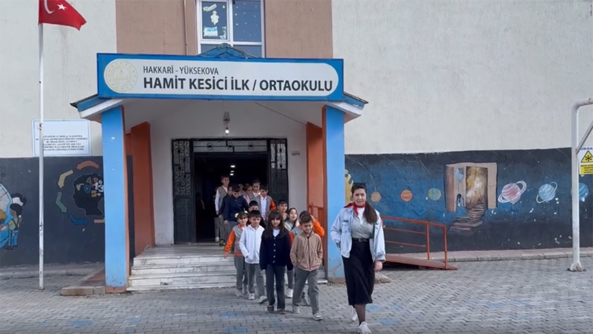 Rabia öğretmenin Konya’dan Hakkari’ye uzanan Cumhuriyet sevgisi