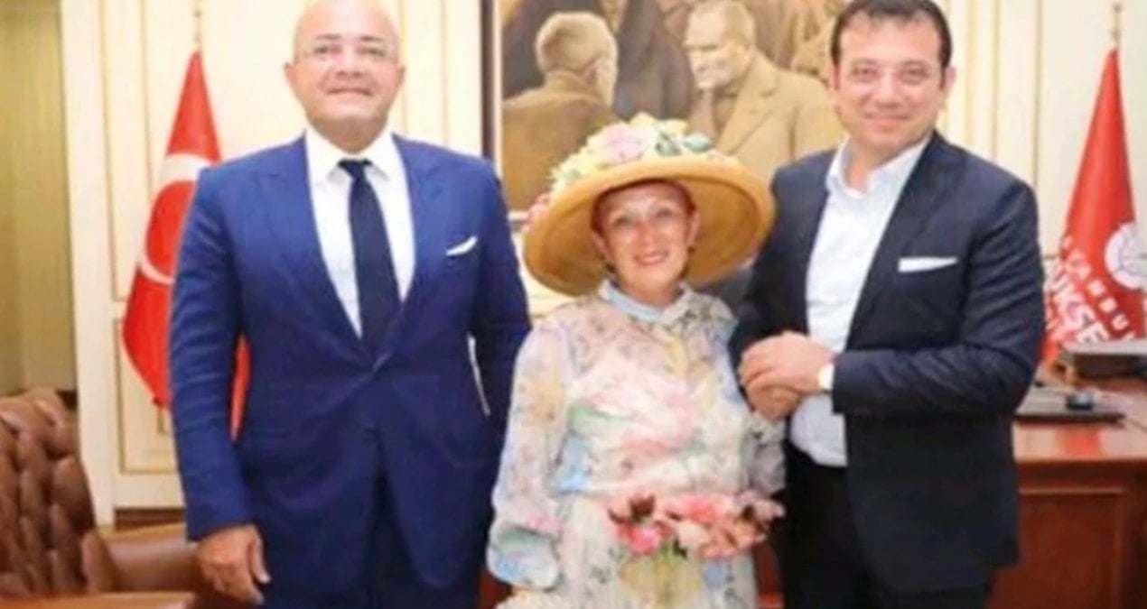 İşte bu tebrik fotoğrafı yüzünden tutuklandı İşte bu tebrik fotoğrafı yüzünden tutuklandı