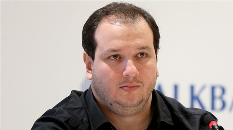 Şahan Gökbakar, Türkiye'den taşındı