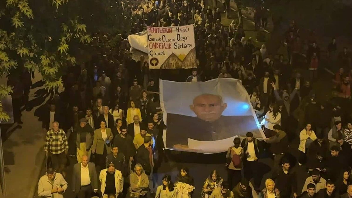 DEM Parti'den "Öcalan’a özgürlük" yürüyüşü: 6 tutuklama