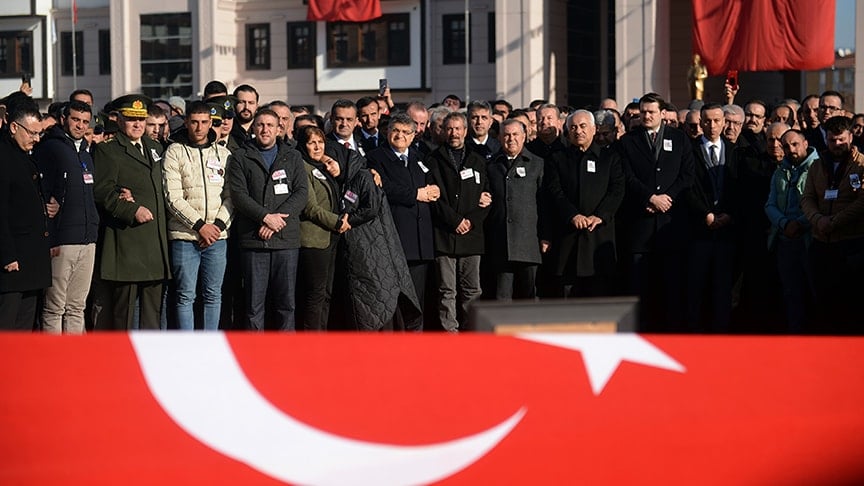 Trabzon'da yamaçtan düşerek ölen polis memuru son yolculuğuna uğurlandı