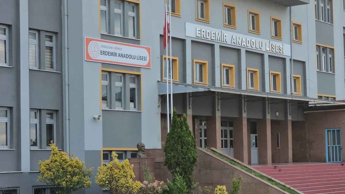 Liseli 'Sigara kullanmıyorum' diyen arkadaşını yumrukladı