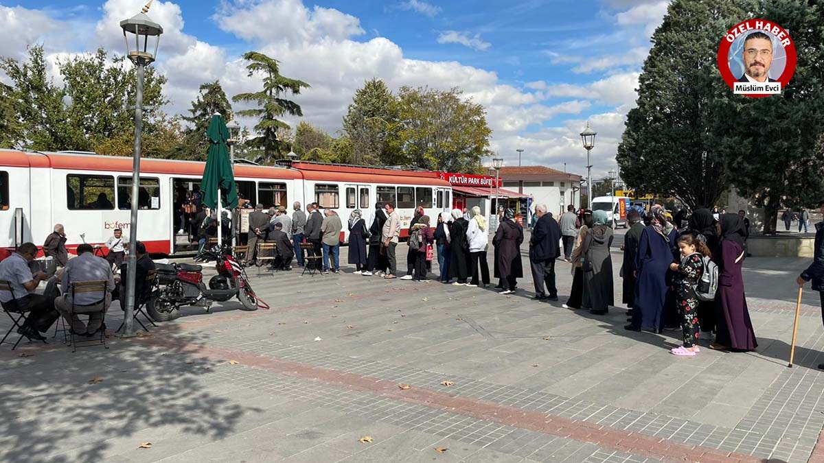 Erdoğan aynı hesabı şimdi de yapsın! Simit fiyatı zamlanınca ucuzluk kuyruğu uzadıkça uzadı