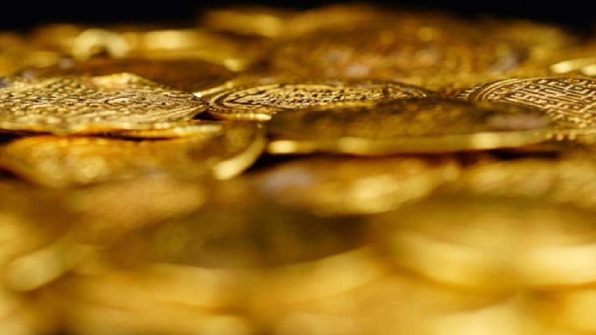 Pazar alanında 2 bin 500 yıllık hazine bulundu