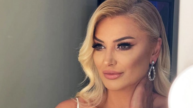 Songül Karlı'nın son hali olay oldu! 'Poposunda yastık mı var?'