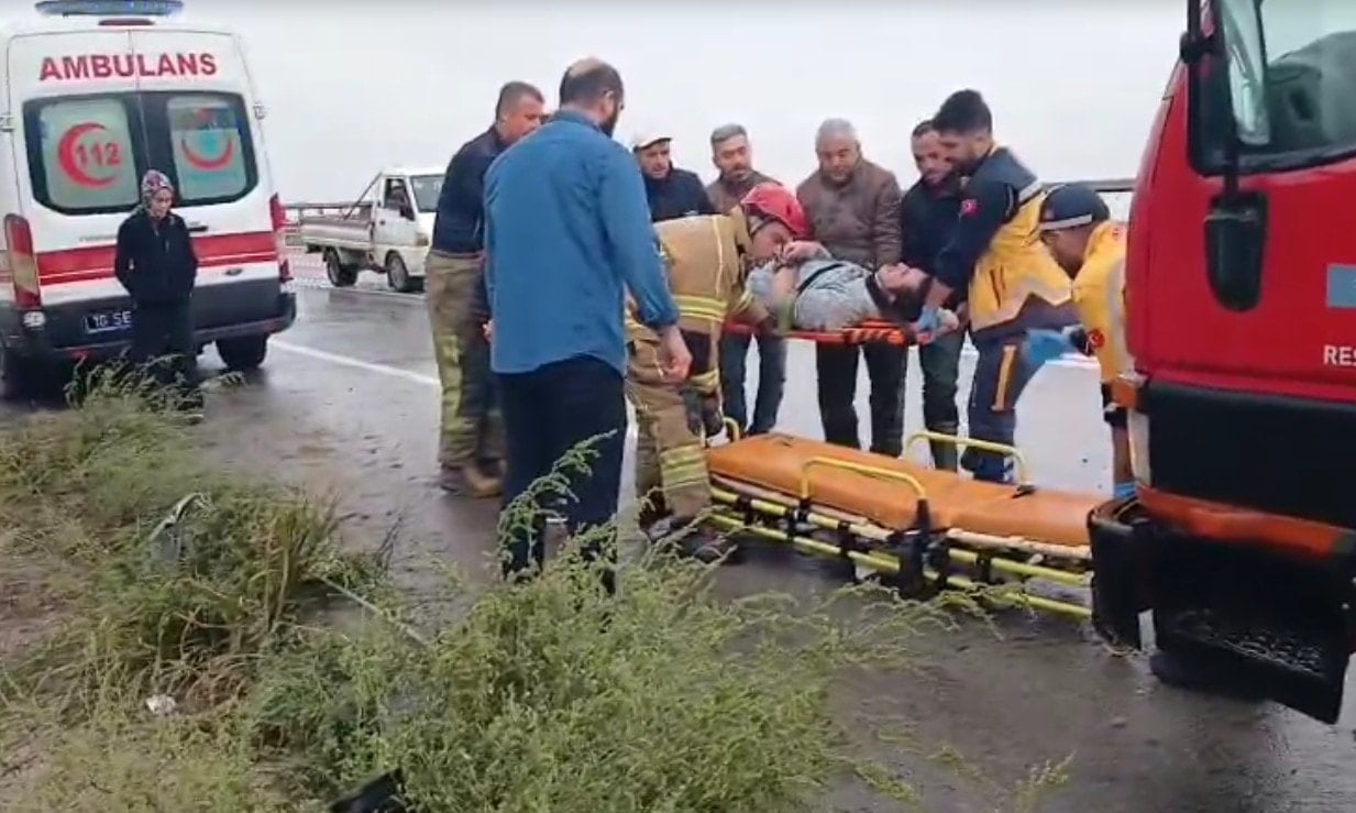 İznik’te otomobil su kanalına düştü: 4 yaralı