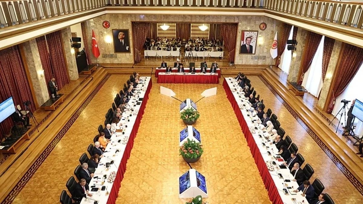 'Terörsüz Türkiye' komisyonu, emekli asker derneklerini dinleyecek