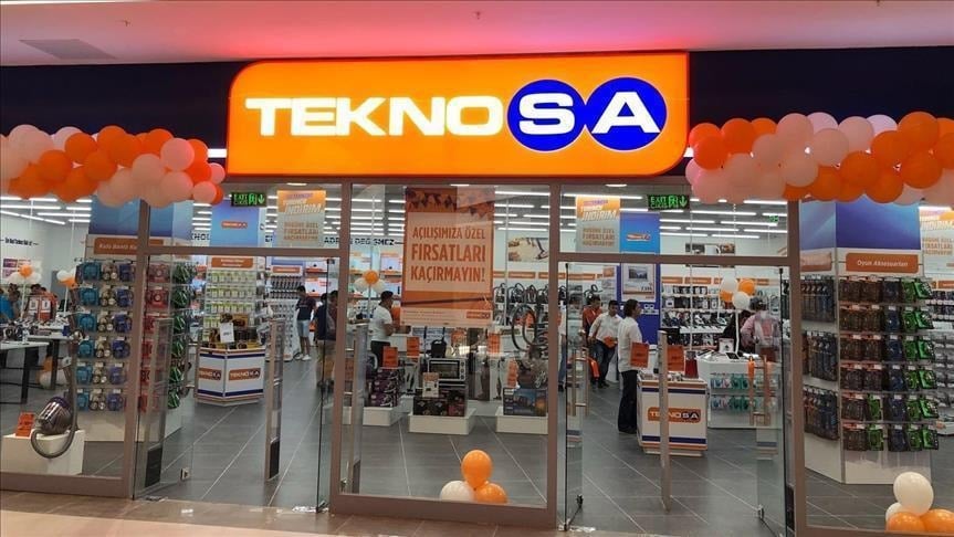 Teknosa mağaza dış görünümü