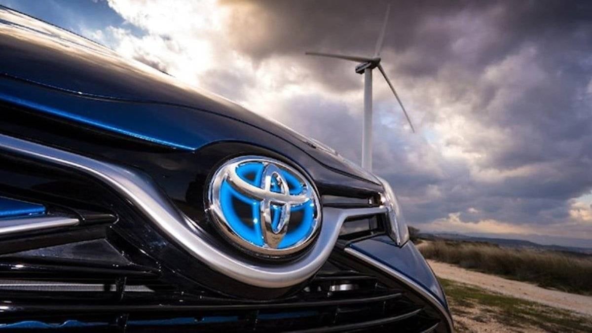 Toyota araç geri görüş kamerası