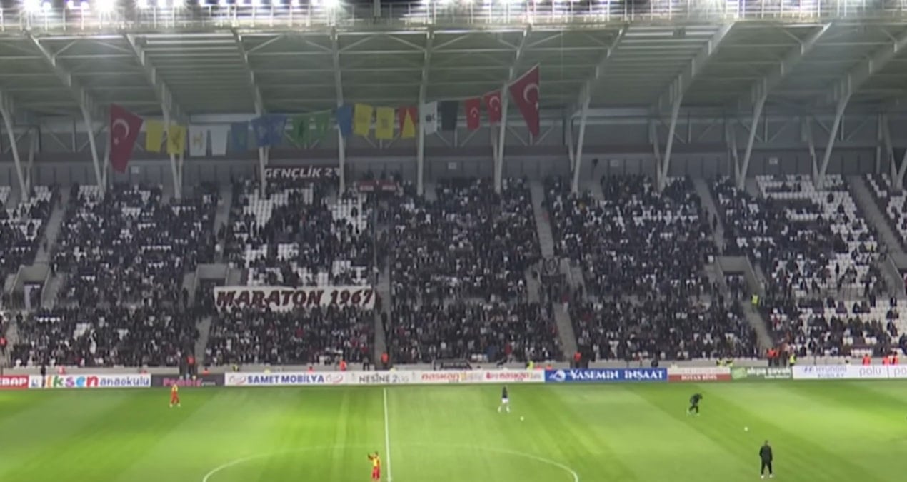 Tribünlerde marş krizi: MHP’li vekil çileden çıktı Tribünlerde marş krizi: MHP’li vekil çileden çıktı