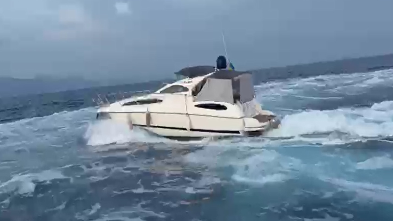Muğla açıklarında lüks yata operasyon  39 göçmen 1 kaçakçı yakalandı