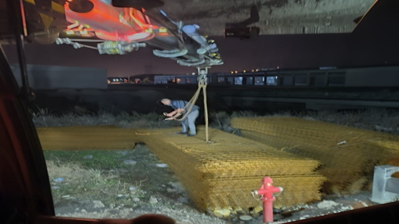 Yapı firmasından vinç ve TIR’larla 18 ton çelik hasır çaldılar