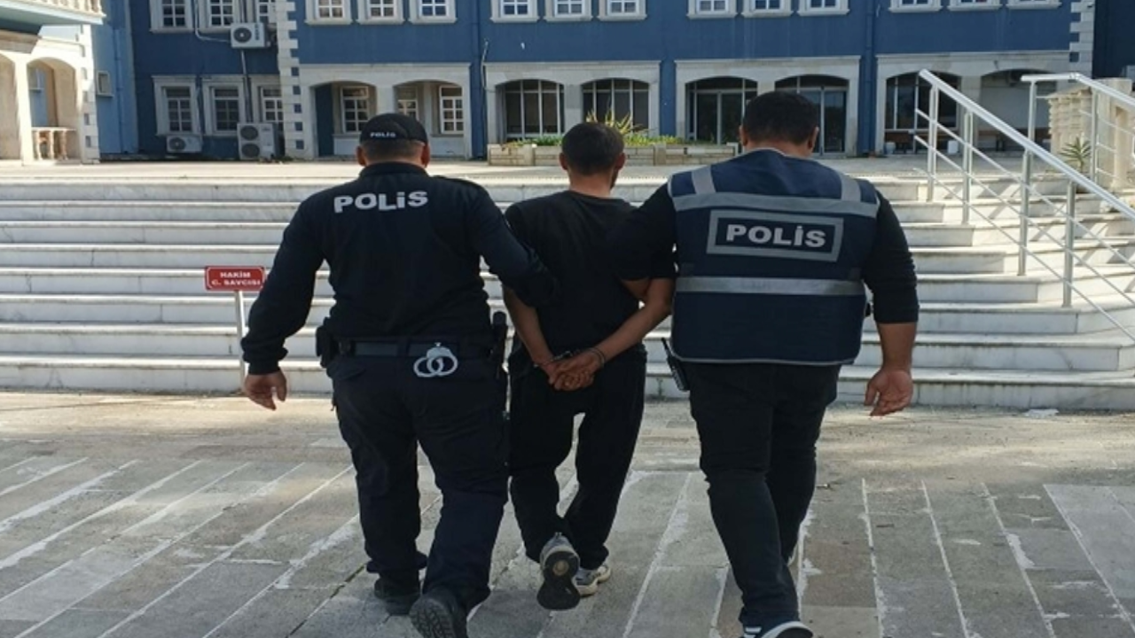 Büfeciyi darbedip, paraları alarak kaçan 2 şüpheli yakalandı