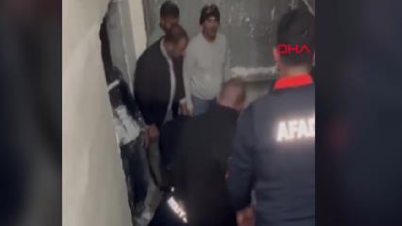 Asansör boşluğuna düşen 2 işçi felaketi yaşadı