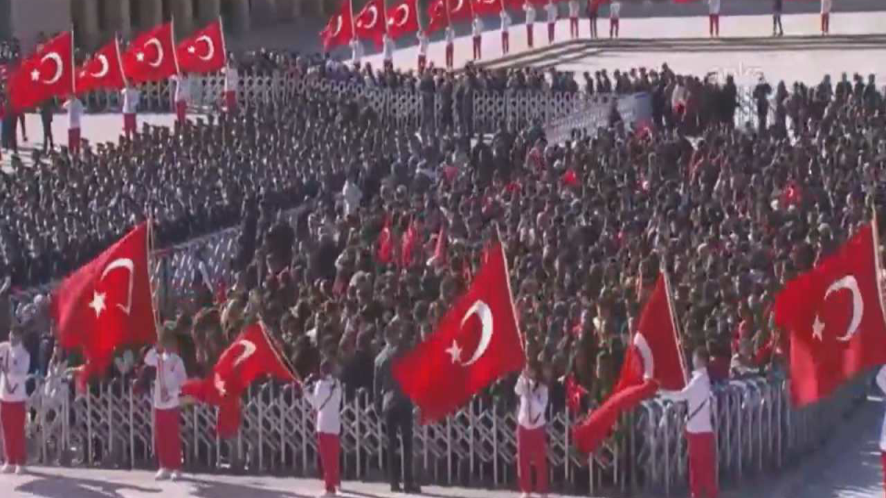 Anıtkabir'e sadece slogan atmaya gelmişler! Mozoleye çıkmadan gittiler