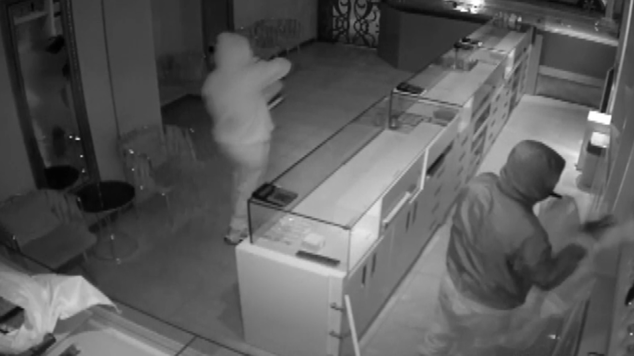 Ankara’da kuyumcudan 20 milyonluk altın çalındılar: O anlar kamerada