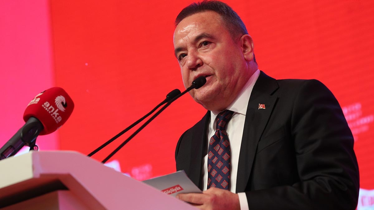 Tutuklu Başkan Böcek’ten CHP Antalya il yönetimine tebrik mesajı