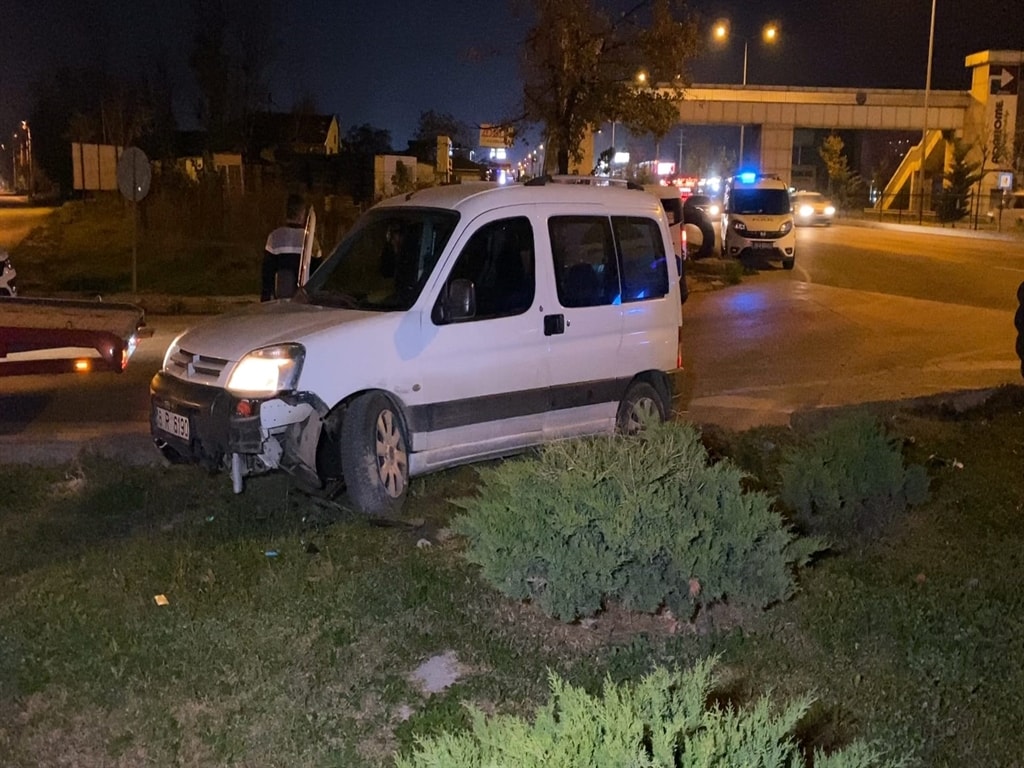 Polisten kaçan çocuk, kaza yapınca yakalandı