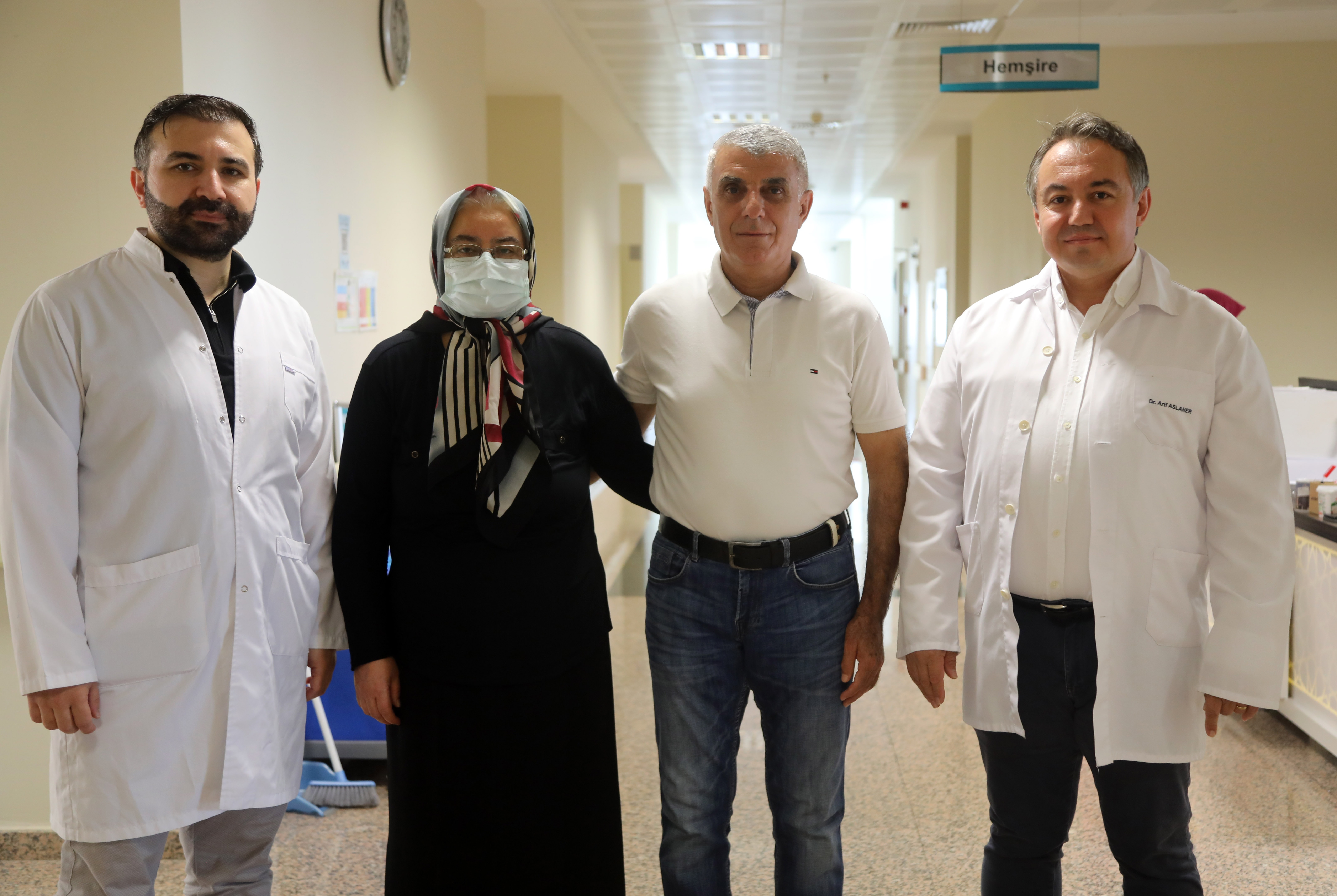 37 yıllık eşinin böbreğiyle yaşama tutundu