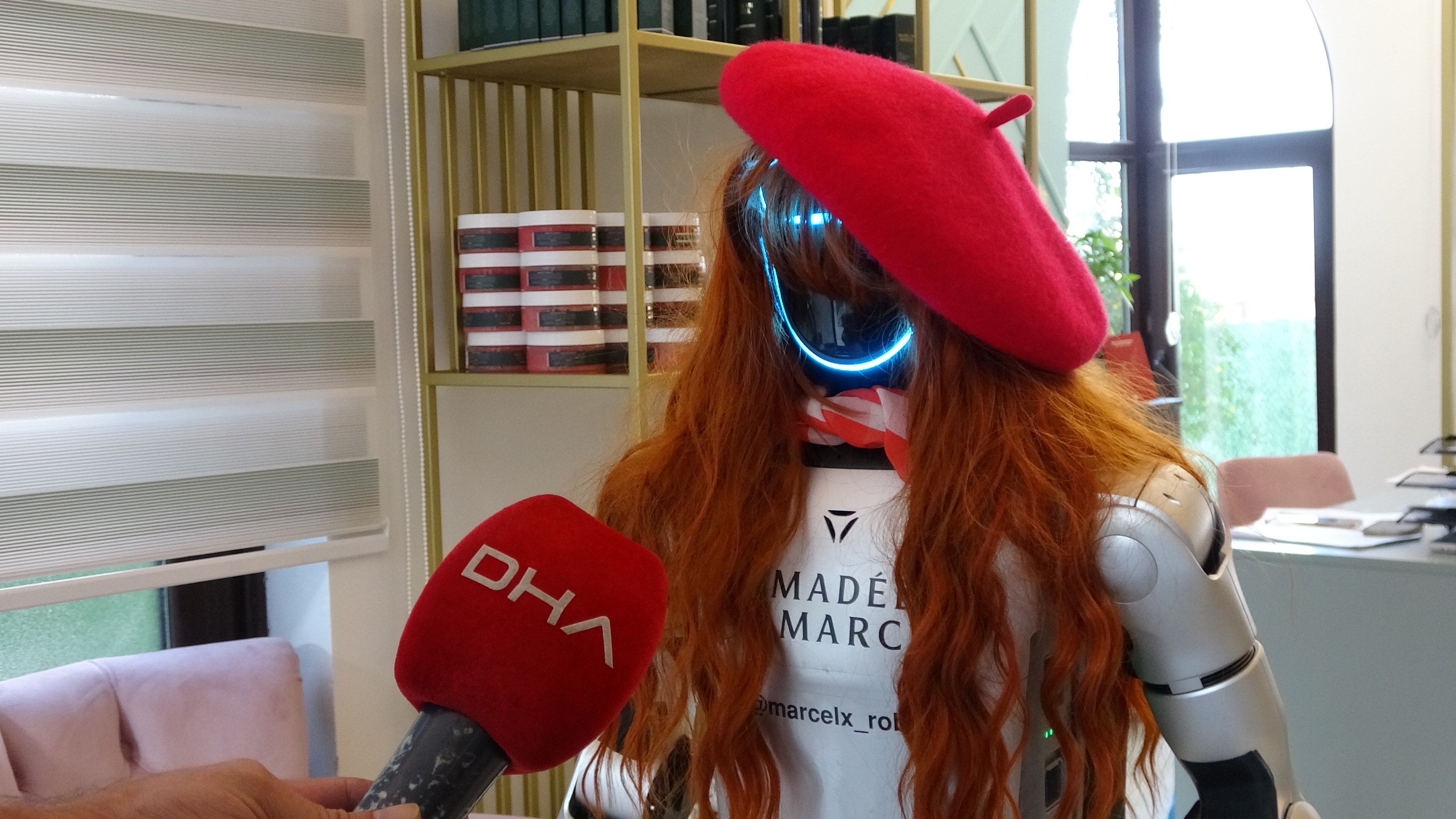 Bursa'da işe başlayan robot bu soruya çok kızıyor