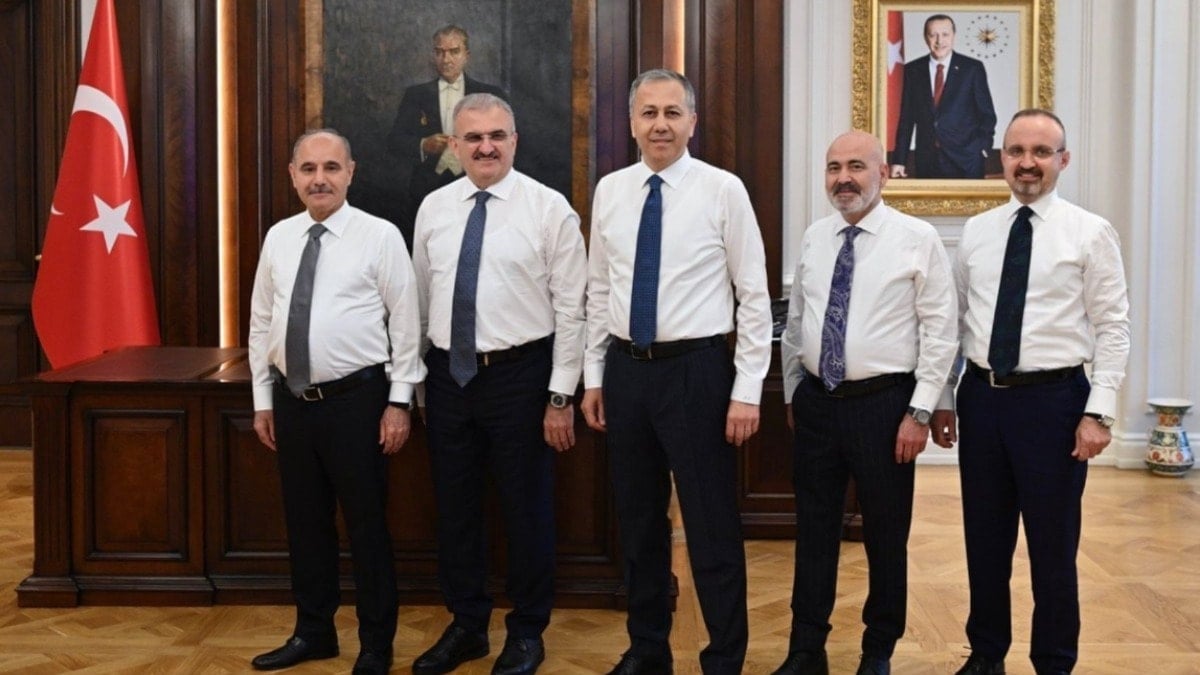 Ankara çalkalanıyor... Kriz gün yüzüne çıktı