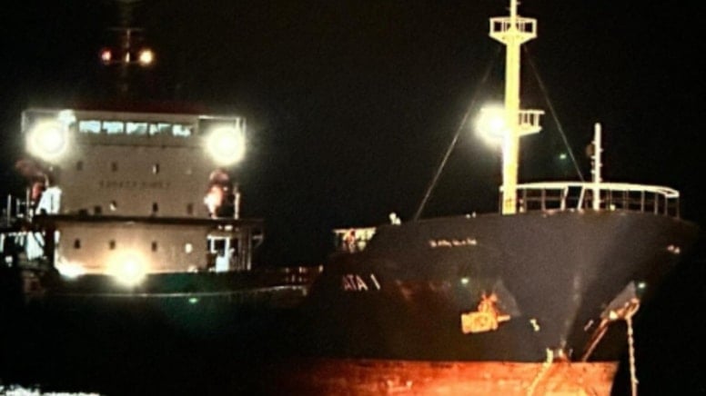 Panama bayraklı gemi Çanakkale Boğazı'nda arızalandı