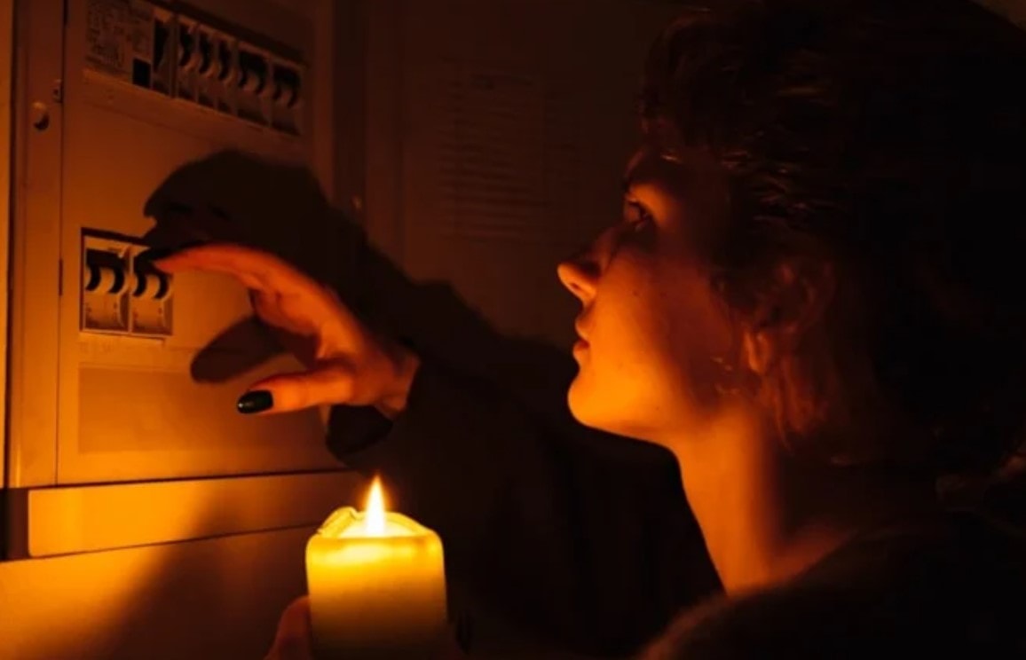 İstanbul'da bugün onlarca semt karanlığa gömülecek