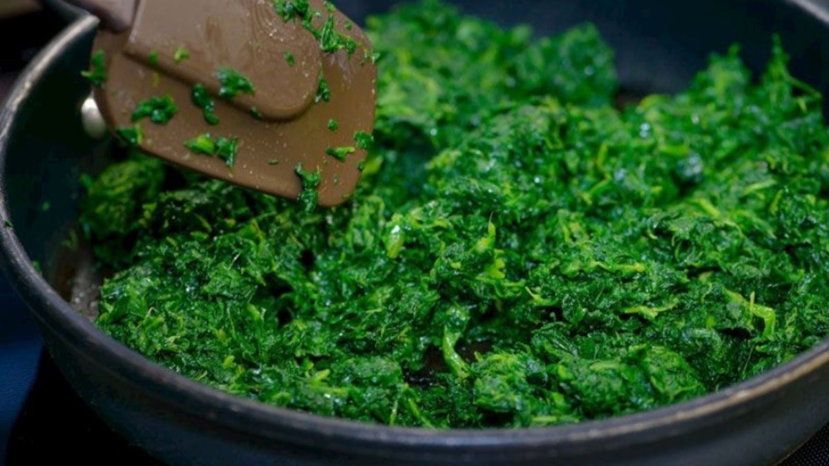 Ispanak sanıp yediler, tek tek fenalaştılar: 11 kişi hastanelik oldu