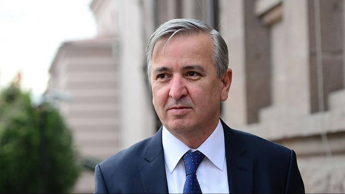 Yeni Şafak, Aydın Ünal'ın Atatürk'ü hedef alan yazısını kaldırdı