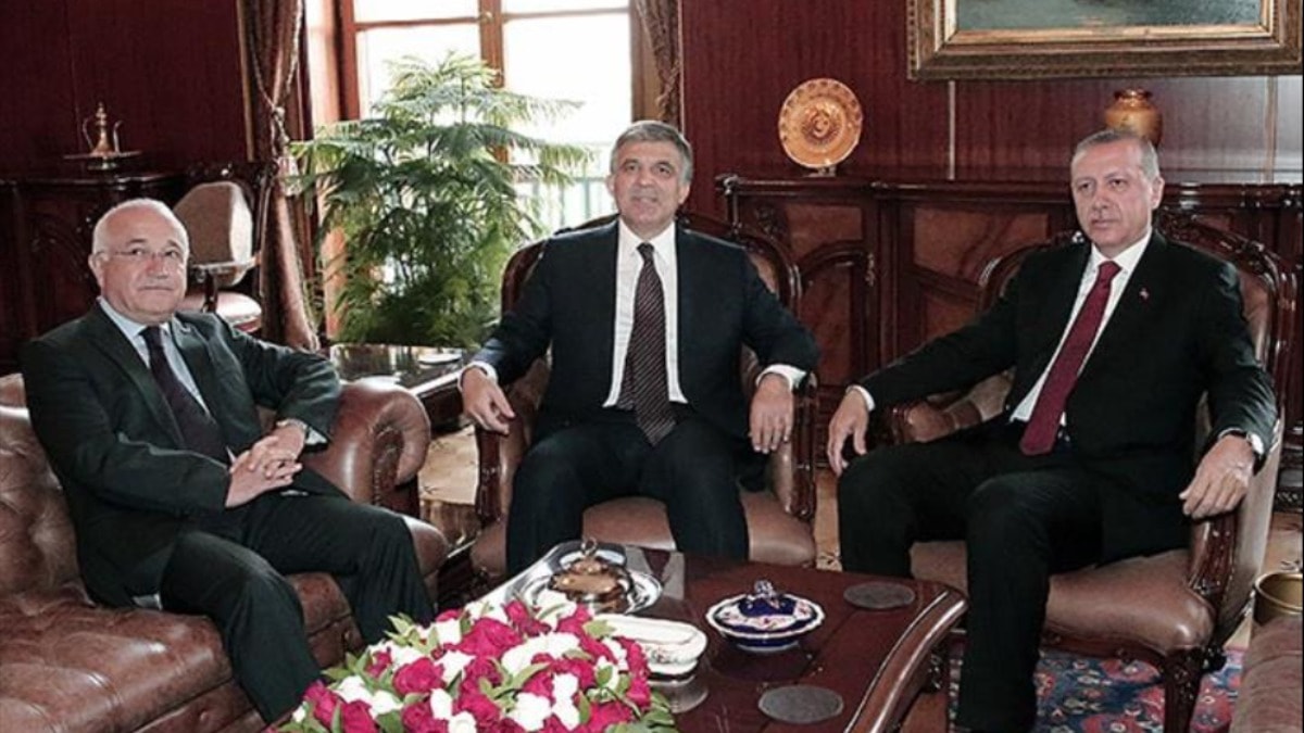 Abdullah Gül'den AKP'ye ses getirecek 'Osman Kavala' çağrısı