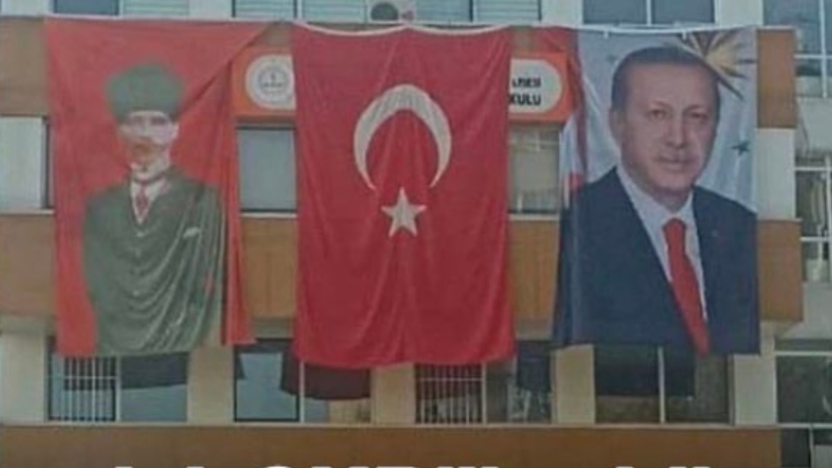 CHP'li isim duyurdu: 10 Kasım öncesi okula Erdoğan posteri asıldı