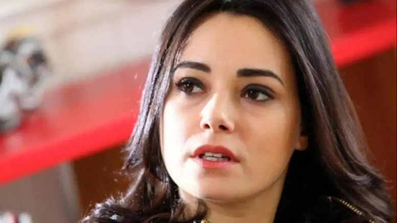 Özgü Namal trafik kazası geçirdi: Hastaneye kaldırıldı