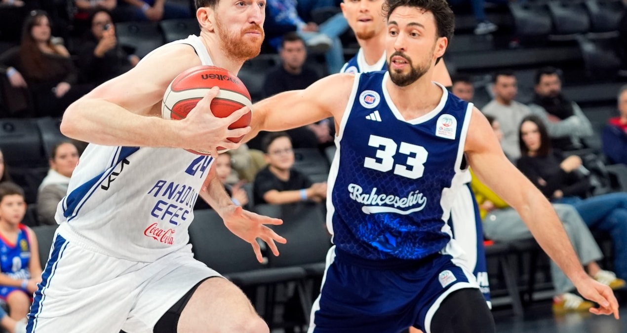 Nefes kesen maçta Bahçeşehir, Anadolu Efes'i devirdi