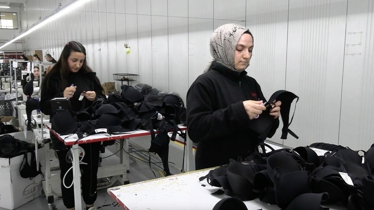 Asgari ücret tartışmaları ve fabrika görüntüsü