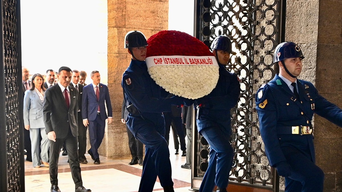 CHP'li Çelik: Açtığın yolda, gösterdiğin hedefe durmadan yürüyoruz