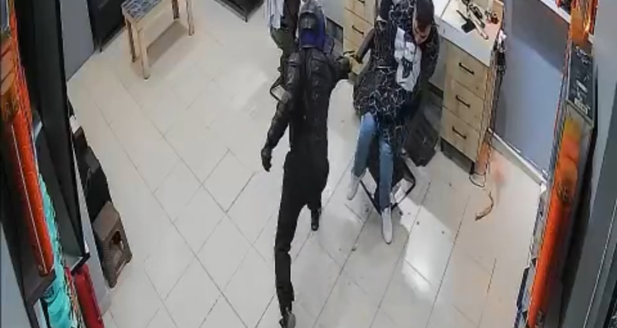 Okul ve hastanelere şart oldu: Yeni moda 'silahlı saldırgan' sigortası