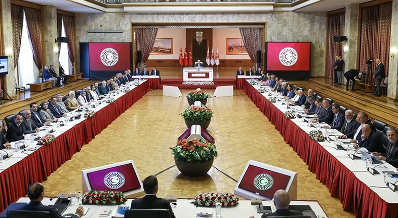 Komisyonda MİT raporu süreci belirleyecek