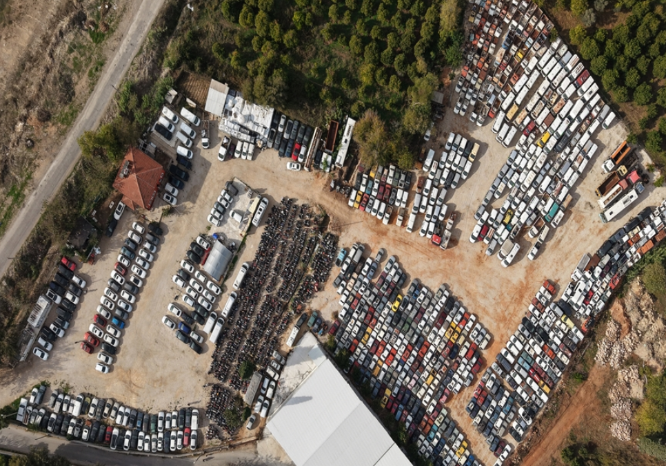 Milyonluk araçlar çürümeye terk edildi