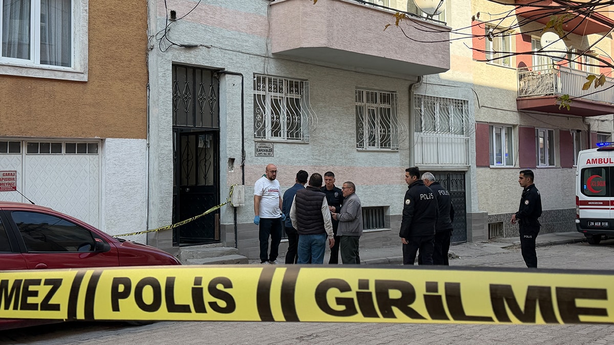 Eskişehir'de bir kadın evinde ölü bulundu
