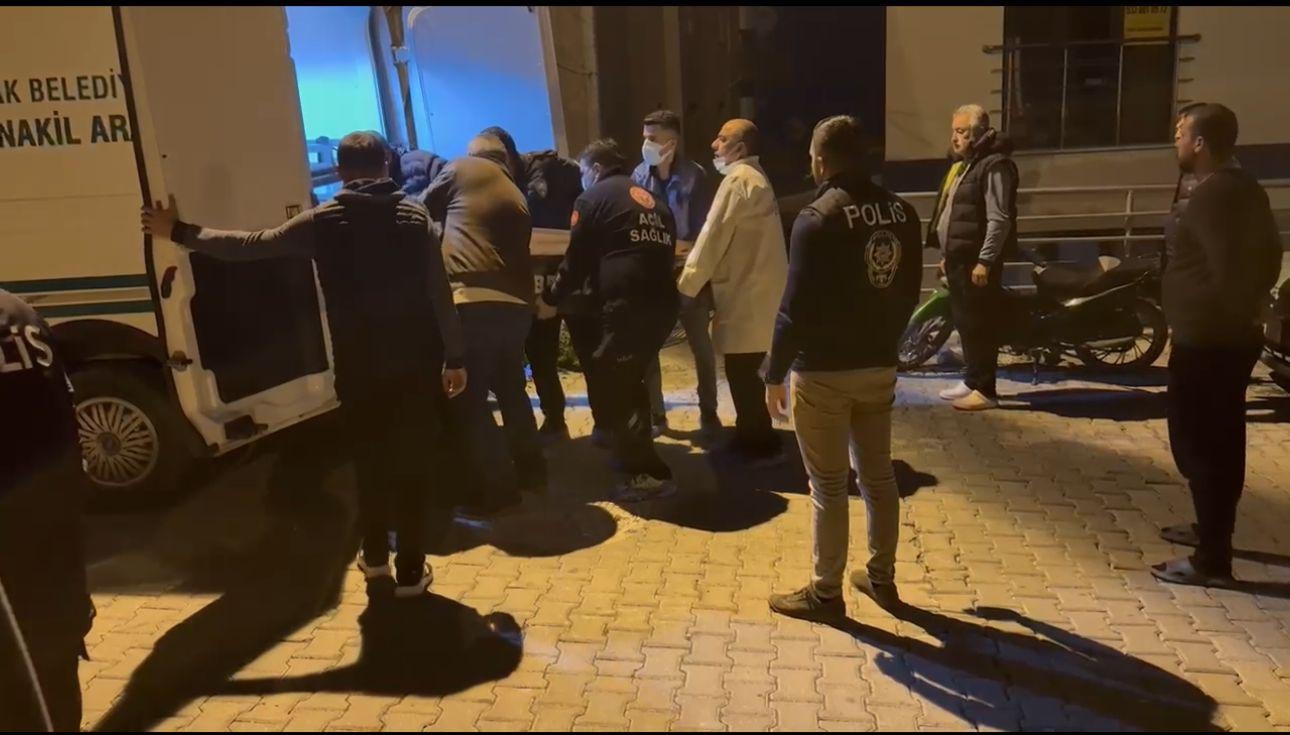 Evinde bıçaklanmış cesedi bulundu! Soruşturma başlatıldı
