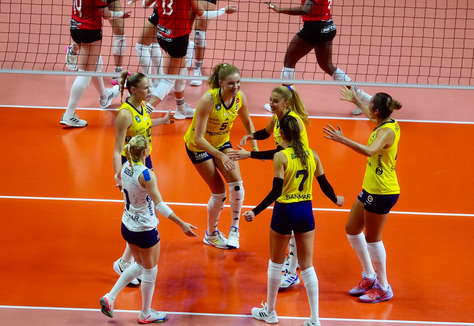 Fenerbahçe Medicana, Benfica'ya set vermedi