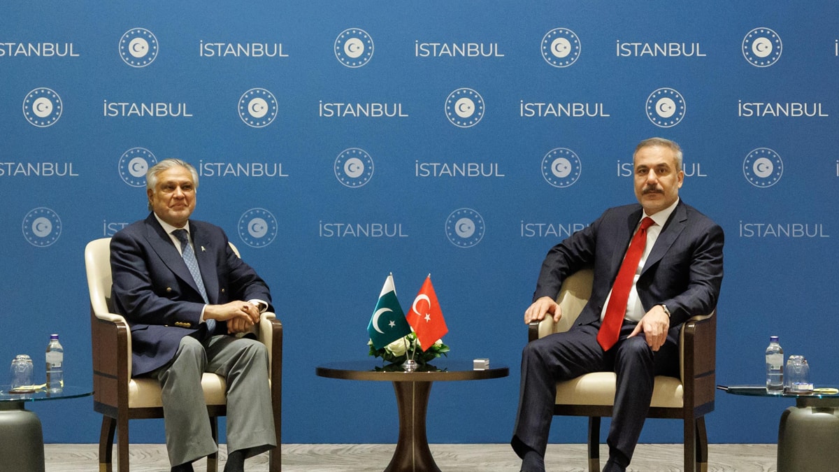 Hakan Fidan Pakistanlı mevkidaşıyla görüştü