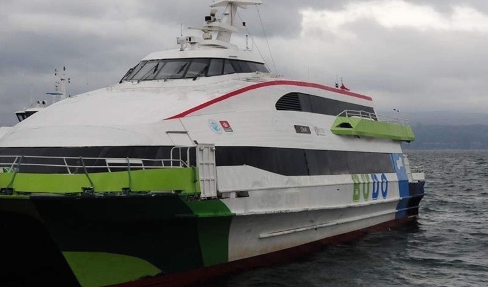 Fırtına deniz ulaşımını felç etti: