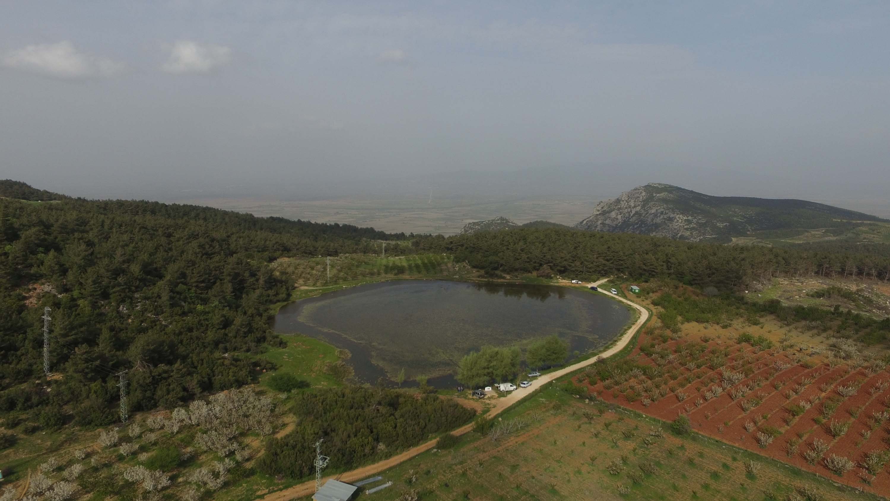 Tankerlerle taşınan su ile kurtarılan Sülüklü Göl, bu yıl tamamen kurudu