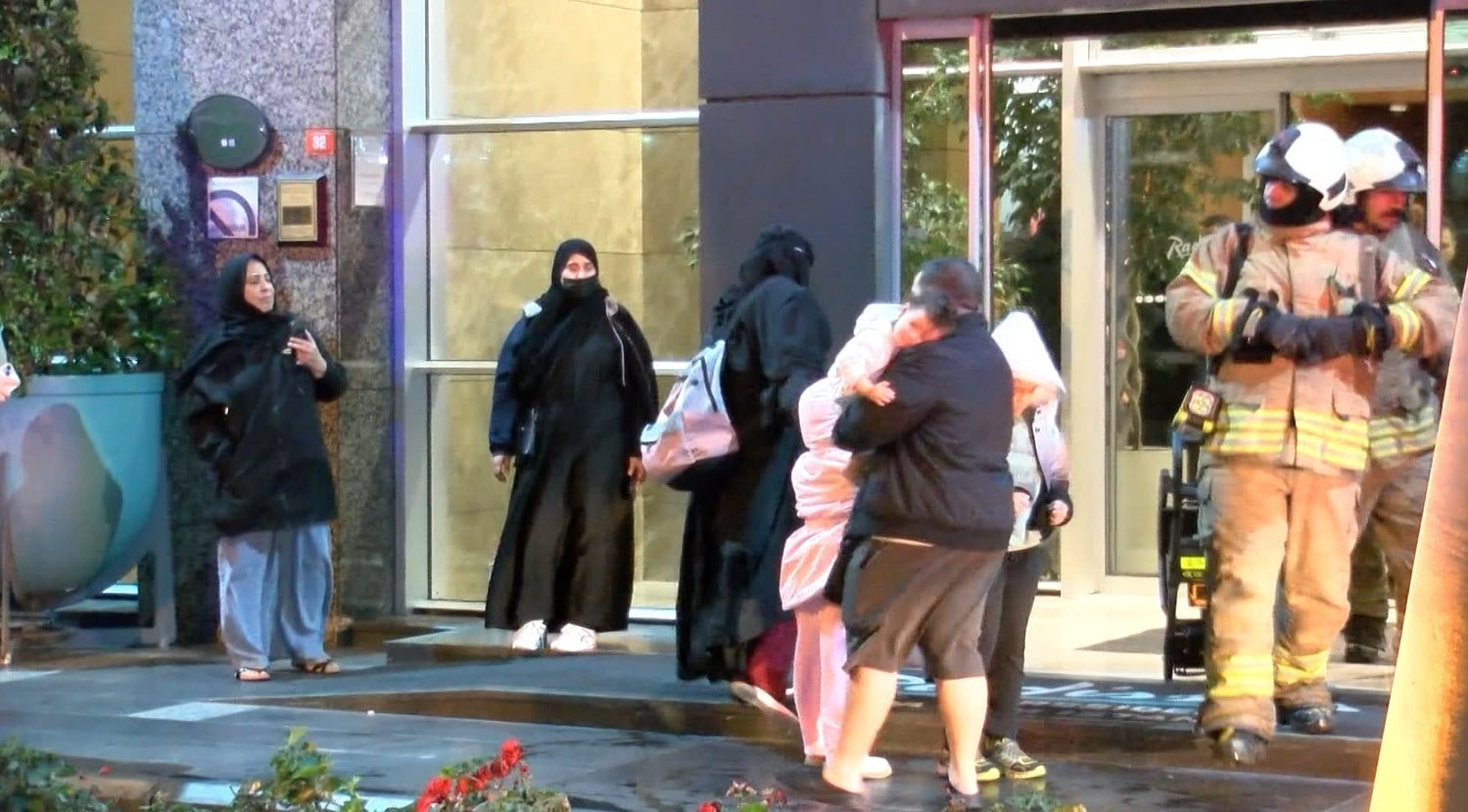 İstanbul'da 27 katlı otelde yangın!