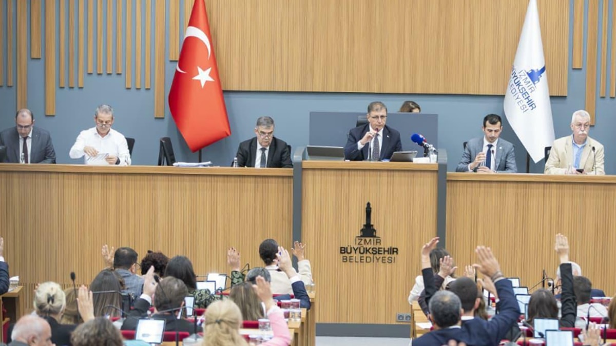 İzmir'de bir zam geri çekildi