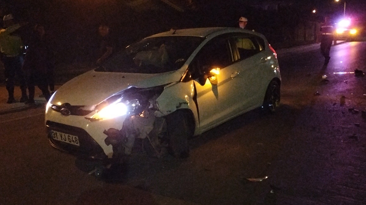 Manavgat'ta motosiklet ile otomobil çarpıştı: 2 ağır yaralı